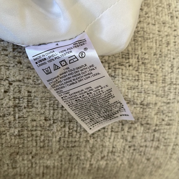 EUC banana republic silk skirt size 4 - Picture 8 of 8